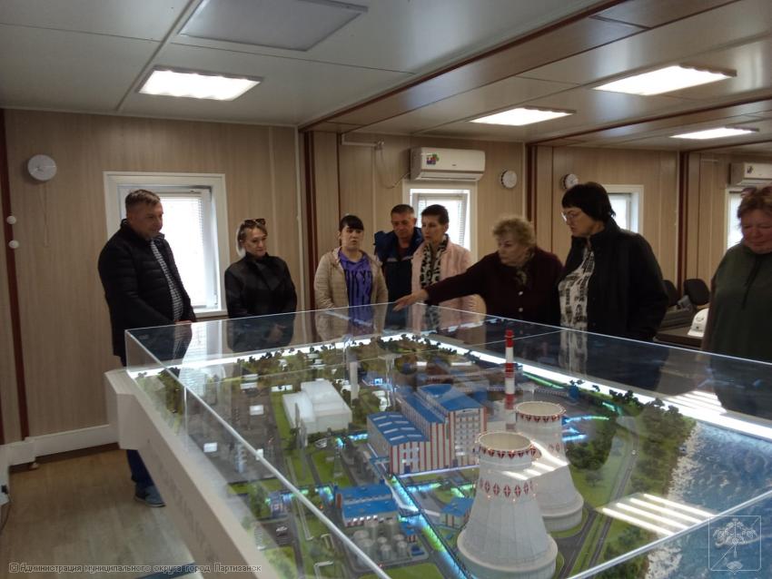 Специалистам продемонстрировали на макете принцип работы 2-й очереди Партизанской ГРЭС